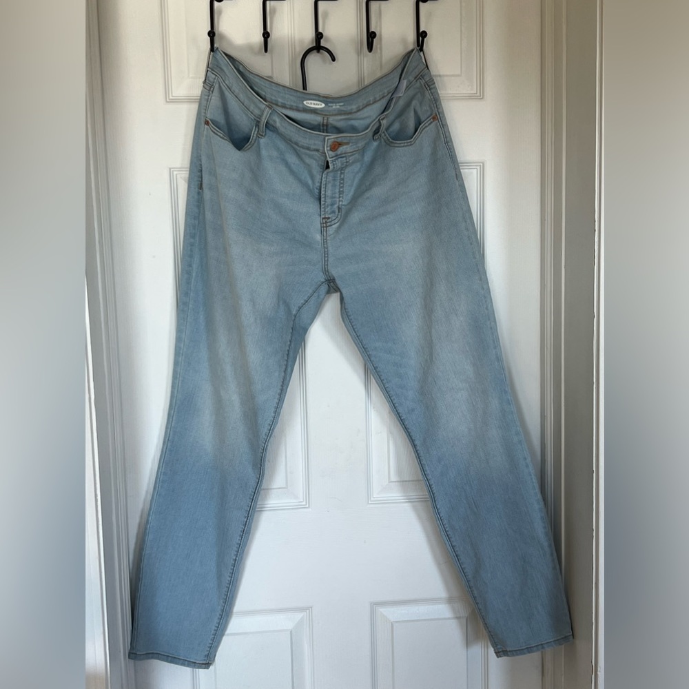 SOLD!!!Old Navy Women Jeans - Picture 3 of 6
